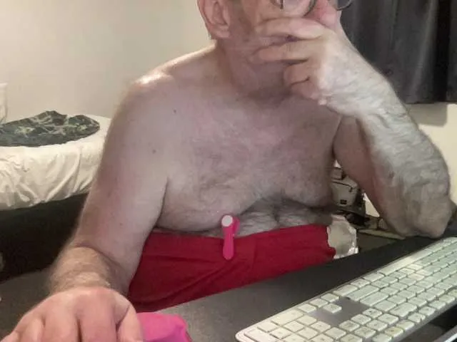 Live sex webcam photo for coach-karl #294154077