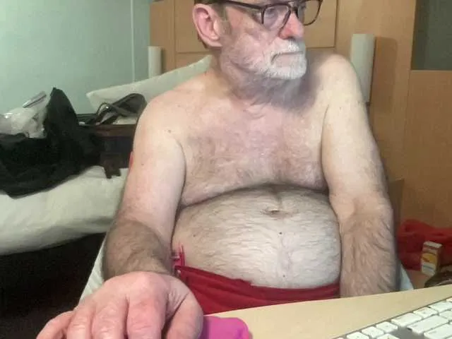 Live sex webcam photo for coach-karl #294179082