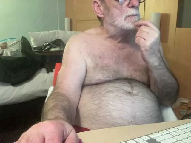 Live sex webcam photo for coach-karl #294184487