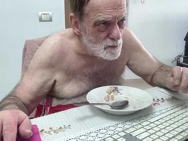 Live sex webcam photo for coach-karl #294278048