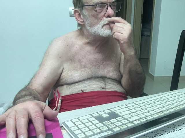 Live sex webcam photo for coach-karl