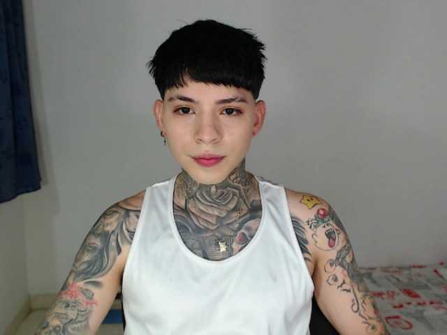 Live sex webcam photo for cockkentnice #275957703