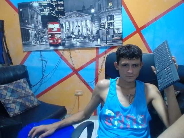 Live sex webcam photo for coflahot- #278123164