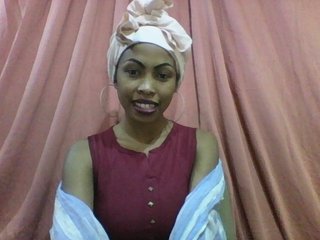 Live sex webcam photo for colombe69 #237021277