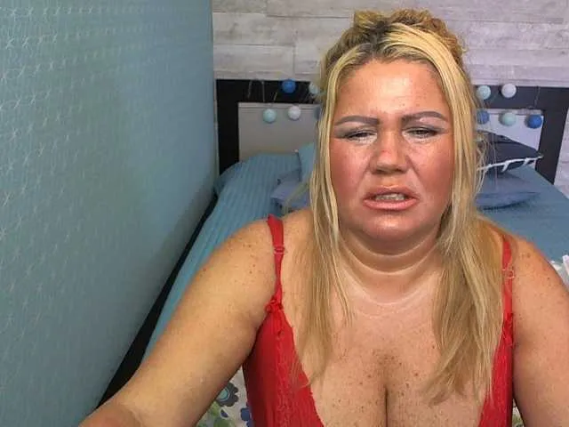Live sex webcam photo for come2mom #273105108