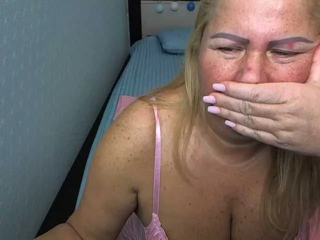 Live sex webcam photo for come2mom #273229441
