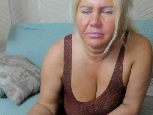 Live sex webcam photo for come2mom #273593575