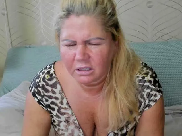 Live sex webcam photo for come2mom #273923616