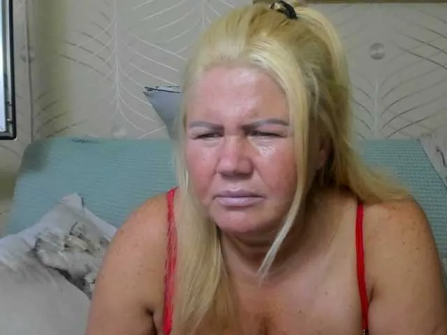 Live sex webcam photo for come2mom #273981815
