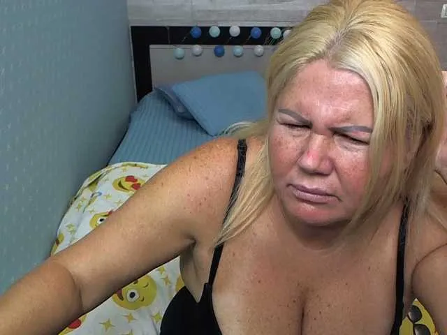 Live sex webcam photo for come2mom #274040496