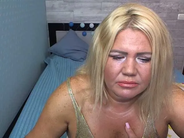 Live sex webcam photo for come2mom #274123210