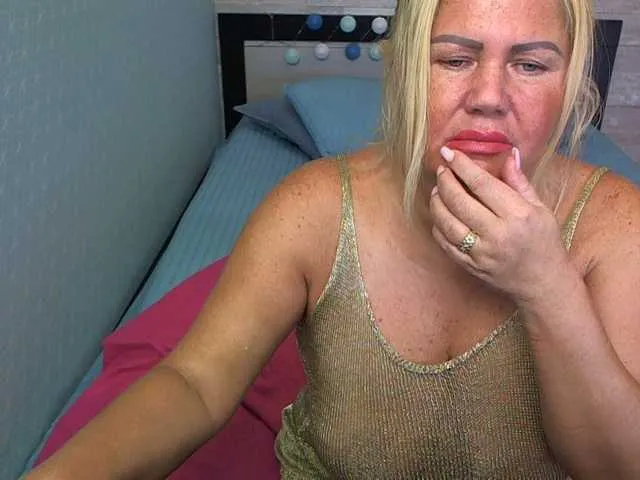 Live sex webcam photo for come2mom #274173217