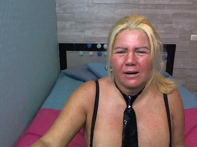 Live sex webcam photo for come2mom #274448189