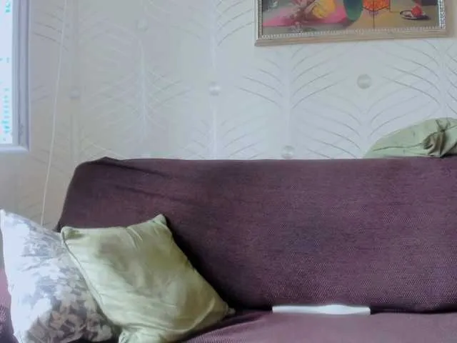 Live sex webcam photo for come2mom #275824595