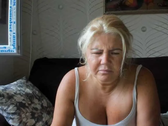 Live sex webcam photo for come2mom #276022072