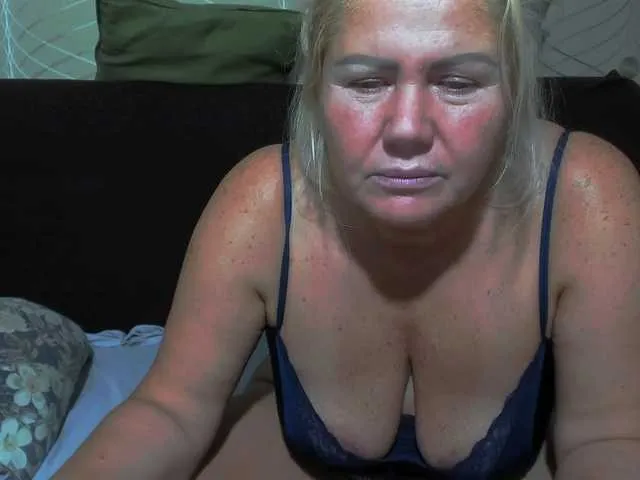 Live sex webcam photo for come2mom #276313347