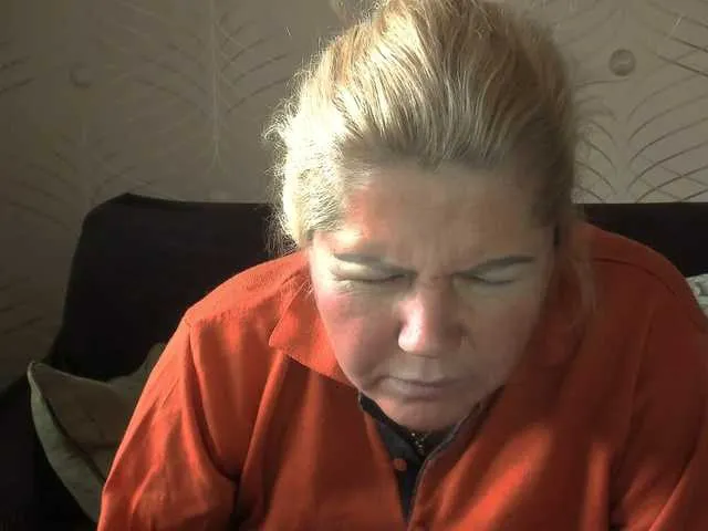 Live sex webcam photo for come2mom #276891758