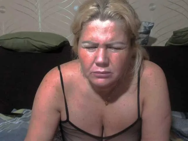 Live sex webcam photo for come2mom #276922444