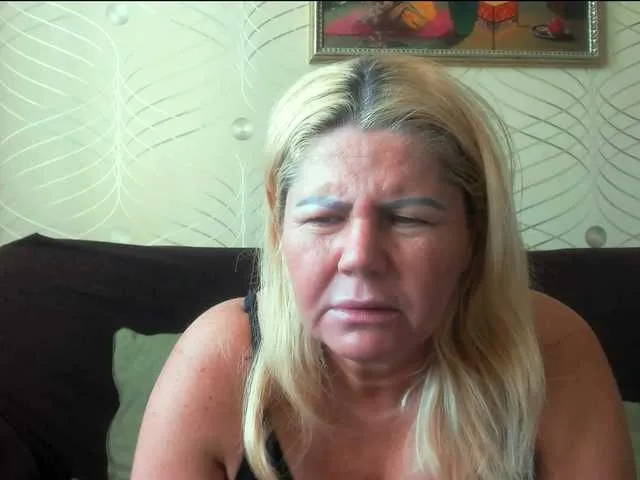 Live sex webcam photo for come2mom #277624823