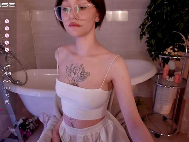 Live sex webcam photo for conceptgirl #275597745