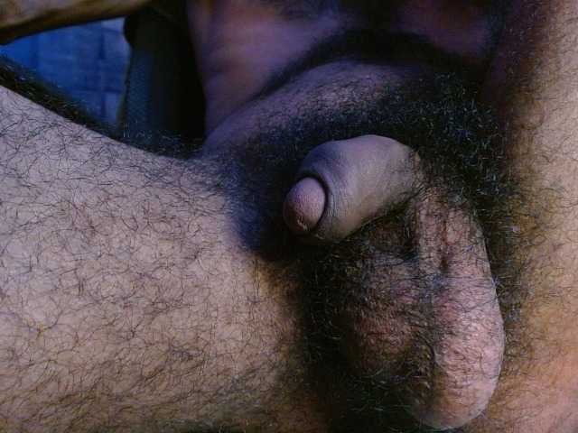 Live sex webcam photo for coolcharming #289637473