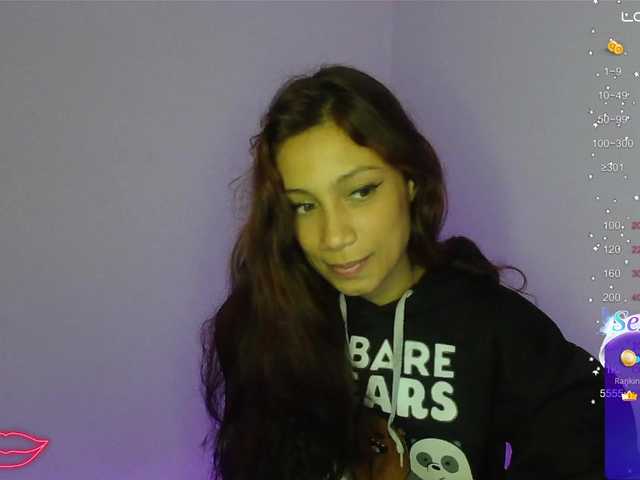 Live sex webcam photo for cora-22 #277031342