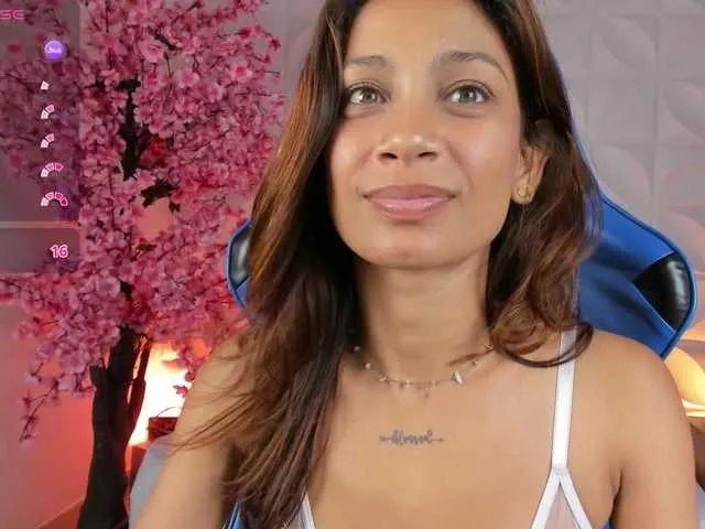 Live sex webcam photo for cora-22 #290601808