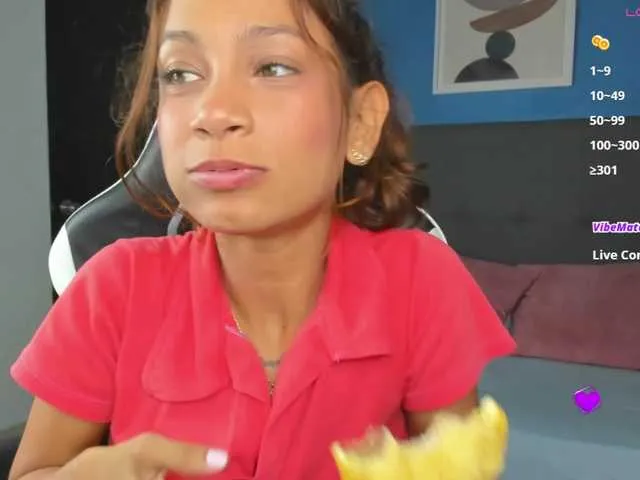 Live sex webcam photo for cora-22 #291098873