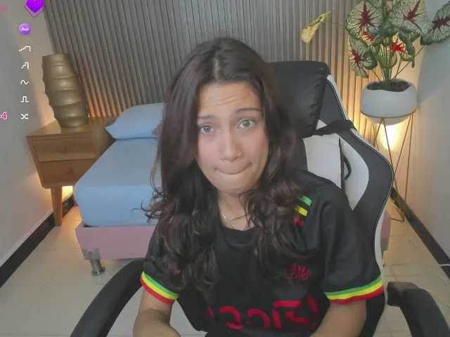 Live sex webcam photo for cora-22 #291366143