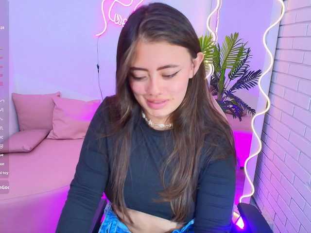 Live sex webcam photo for cora-tay #290592410