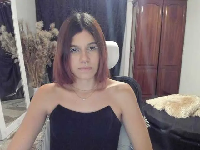 Live sex webcam photo for coriem #277403480