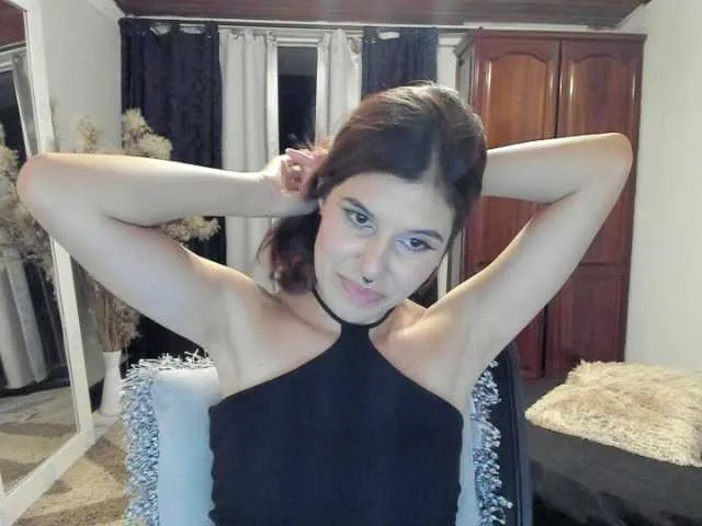 Live sex webcam photo for coriem #277465227