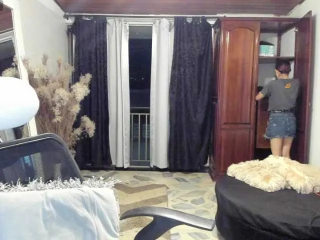 Live sex webcam photo for coriem #277551358