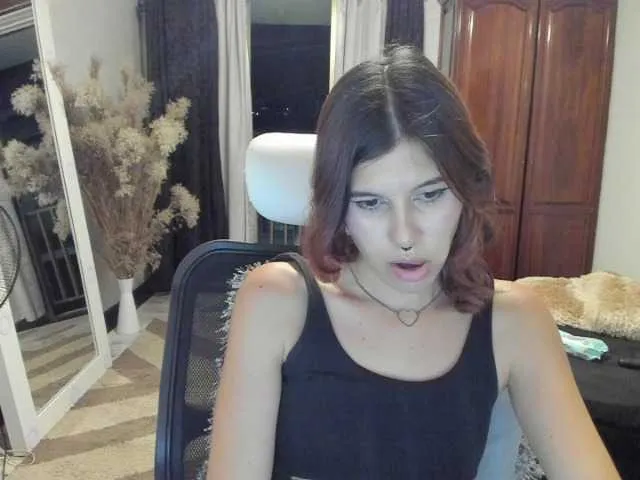 Live sex webcam photo for coriem #277565216