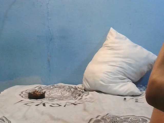 Live sex webcam photo for couplecutexxx #277791195