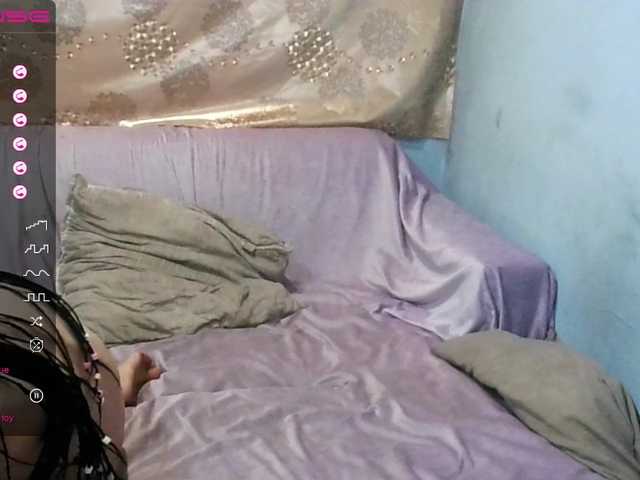 Live sex webcam photo for couplecutexxx #278187028