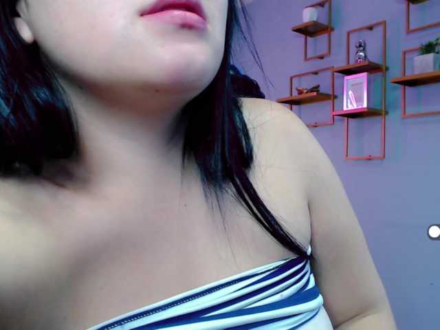 Live sex webcam photo for couplehoneyfx #277535217