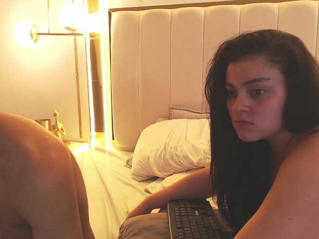 Live sex webcam photo for couplehoneyfx #277559575