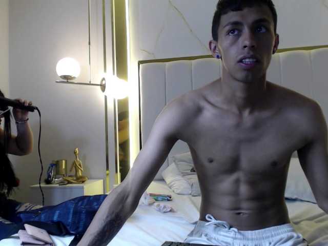 Live sex webcam photo for couplehoneyfx #277586043