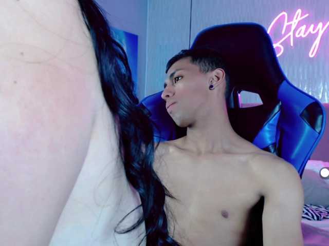 Live sex webcam photo for couplehoneyfx #277991057