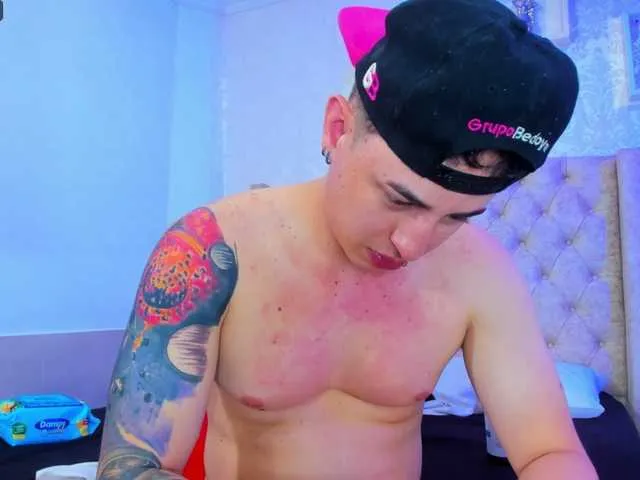 Live sex webcam photo for couplehorny1 #275740179