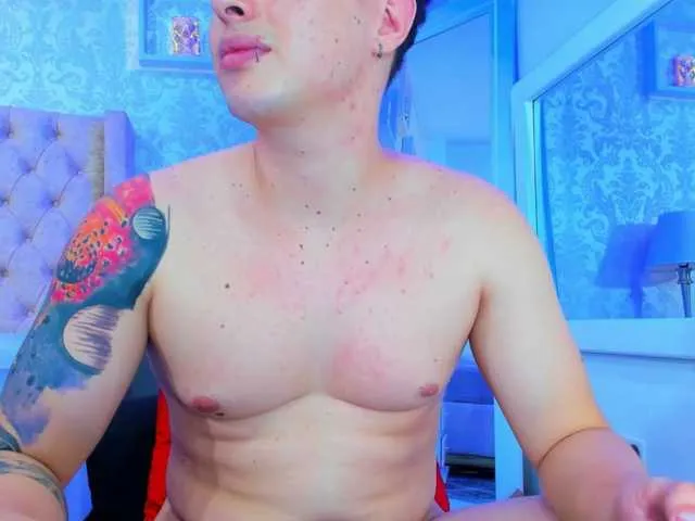 Live sex webcam photo for couplehorny1 #275930573