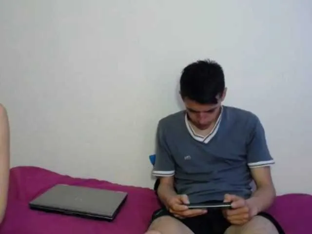 Live sex webcam photo for couplehorny21 #272736100