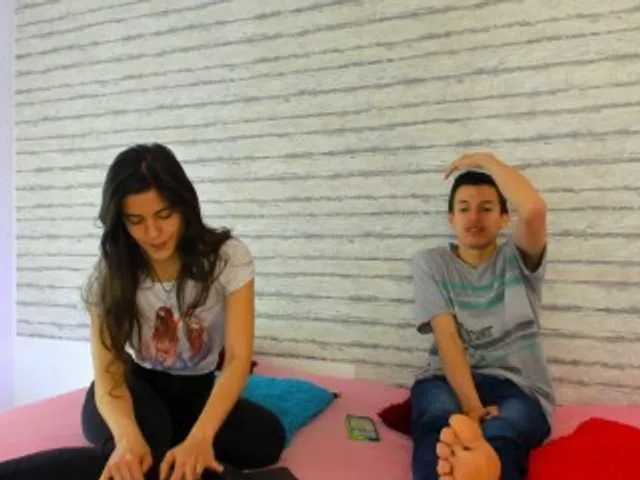 Live sex webcam photo for couplehorny21 #273076367