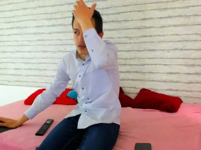 Live sex webcam photo for couplehorny21 #273108794