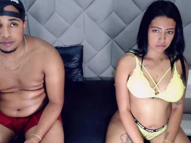 Live sex webcam photo for couplelatinx #272834734