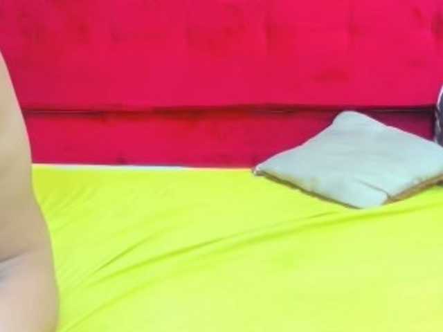 Live sex webcam photo for coupleopenmin #272061078