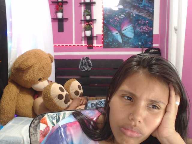 Live sex webcam photo for coupleopenmin #272171441