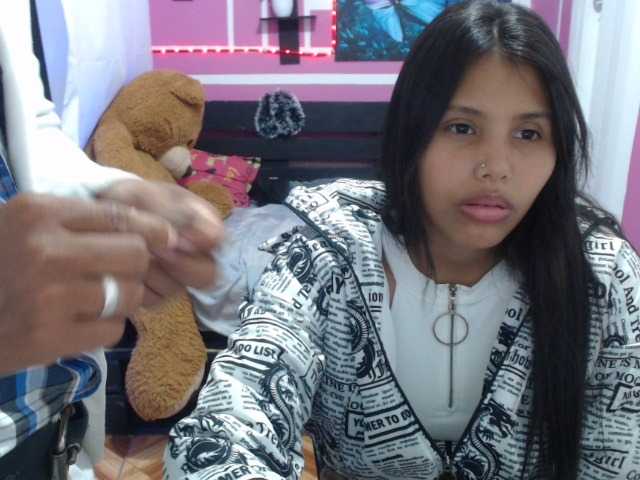 Live sex webcam photo for coupleopenmin #272221627