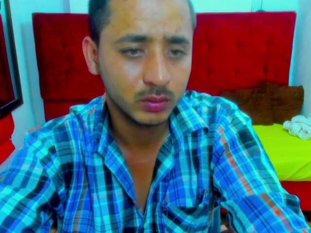 Live sex webcam photo for coupleopenmin #272233709